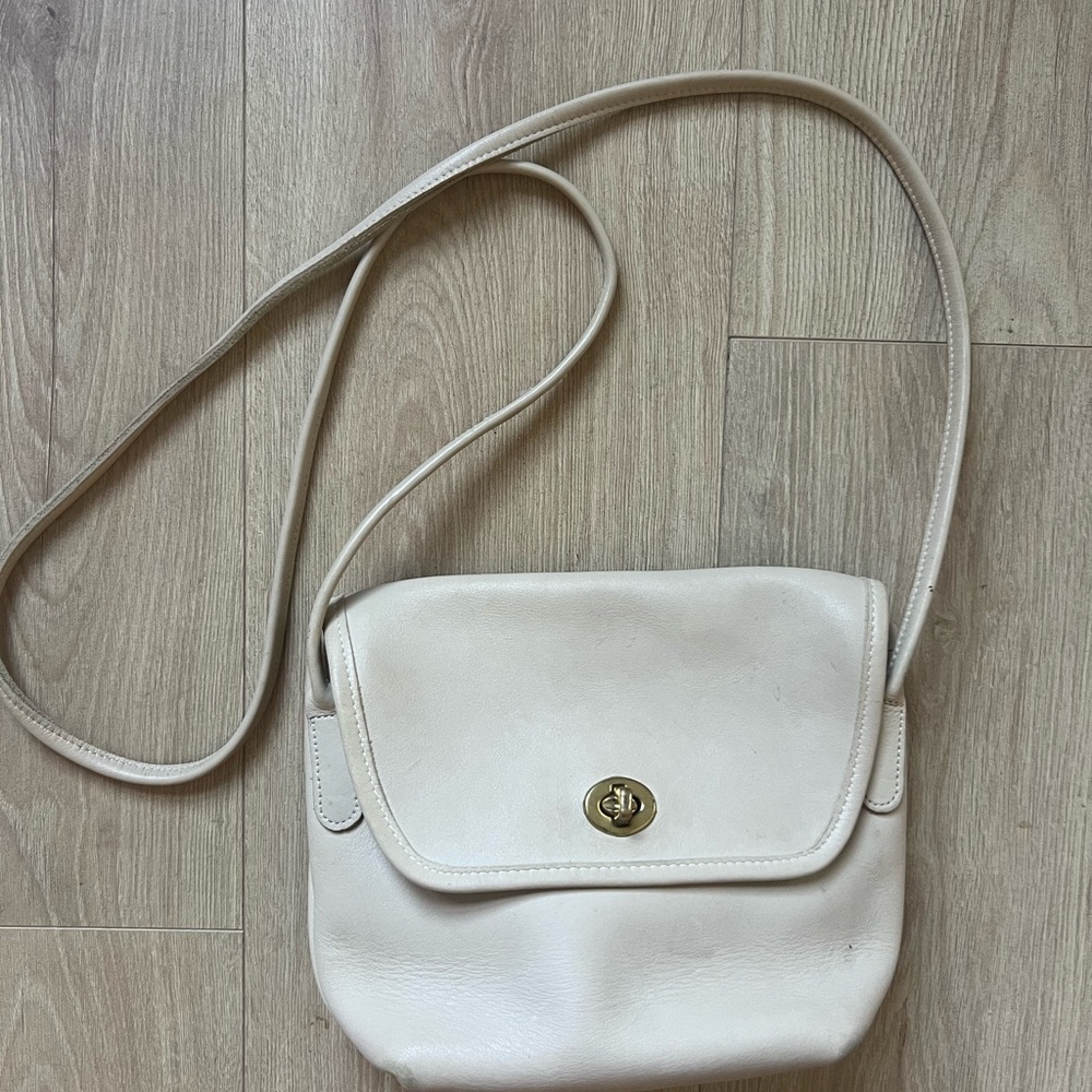 Coach 9919 Quincey bag vintage shoulder bag turn lock leather bone